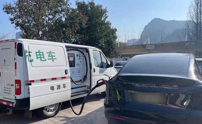 贡山汽车搭电