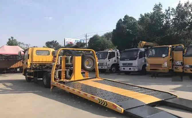 贡山汽车中途维修案例