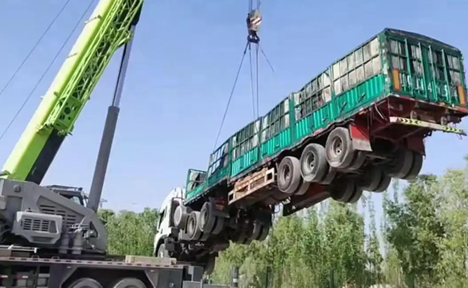 贡山道路脱困救援案例